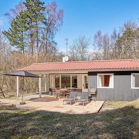 4 Person In Aakirkeby * Vester Somarken