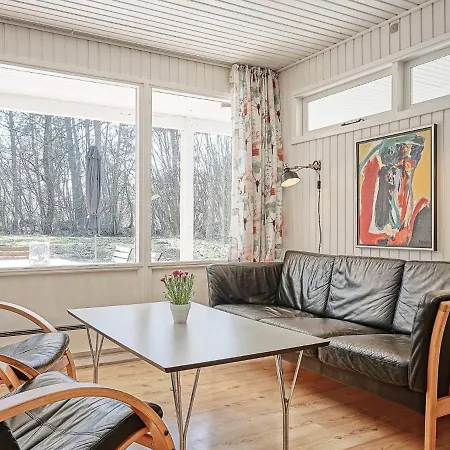 Casa de Férias 4 Person In Aakirkeby